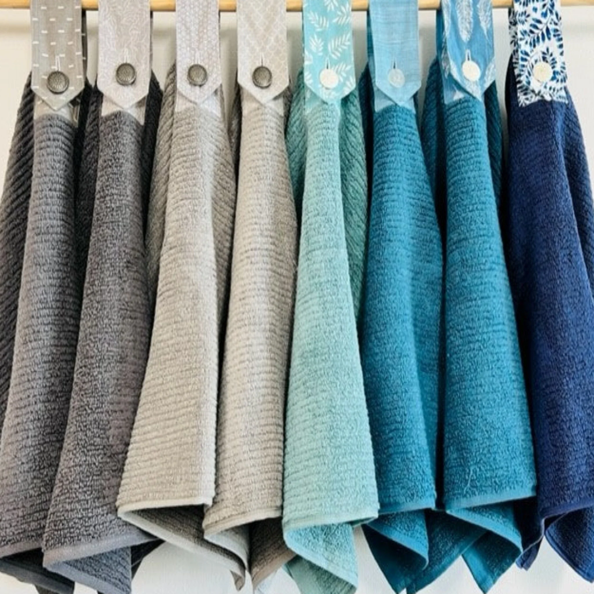 hanginghandtowelpic