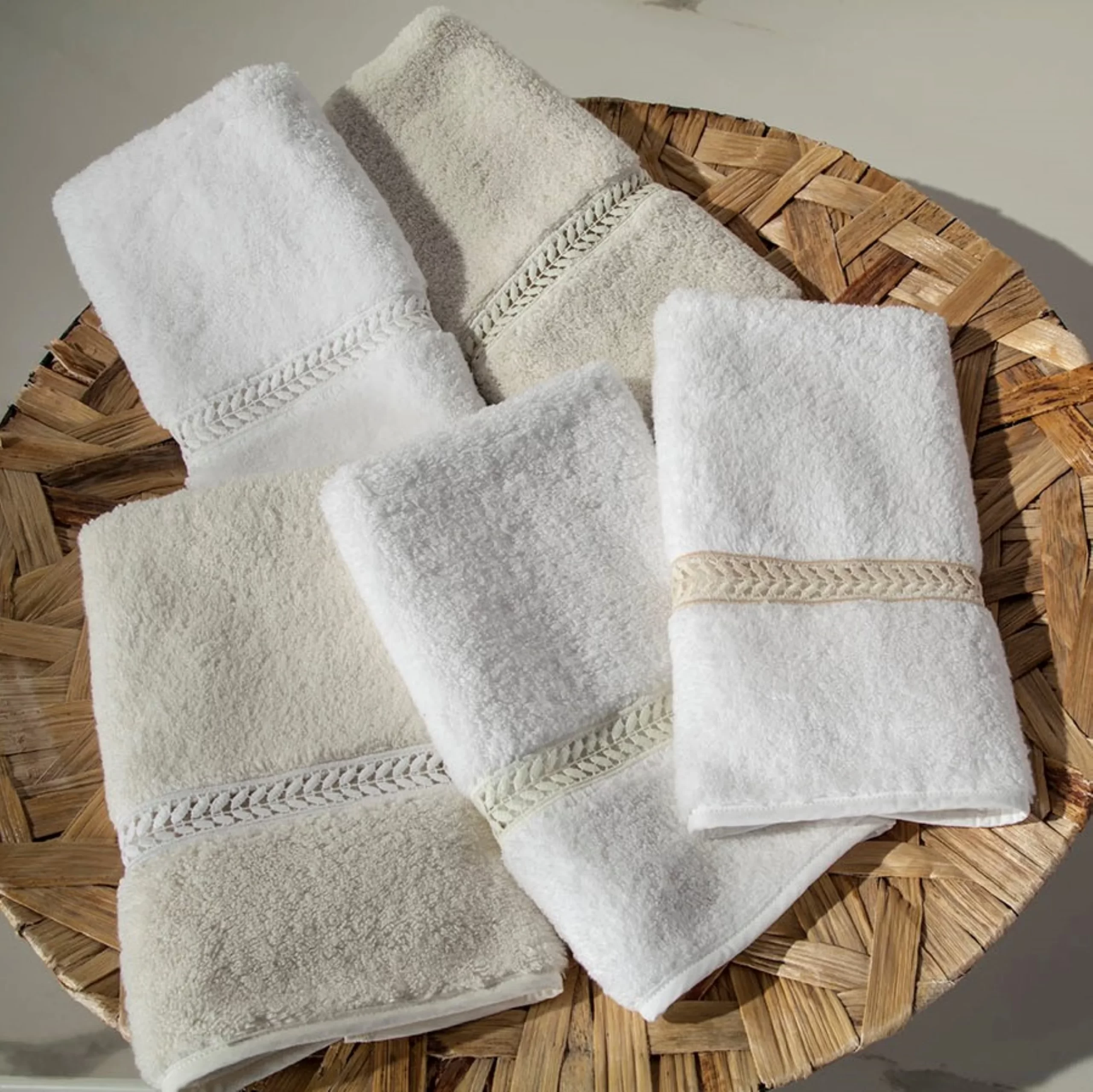 wreath guest towel - Vigour Impex