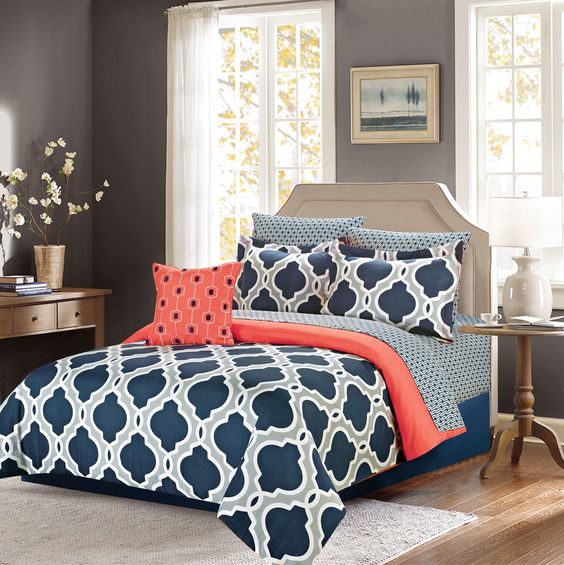 Blue Nile Mills Trellis Geometric Comforter Set - Vigour Impex